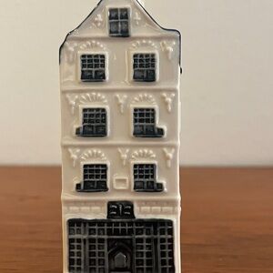 KLM Blue Delft Miniature House #28